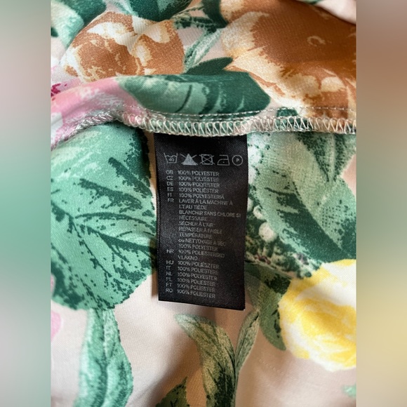 H&M multicolored camisole top with deep front slit - Picture 6 of 6